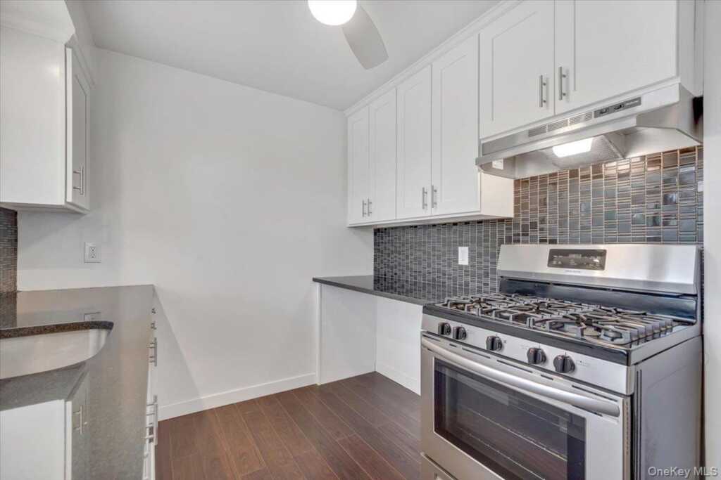 10 Sandhage Drive, Pearl River, NY 10965 - Photo 32 of 49