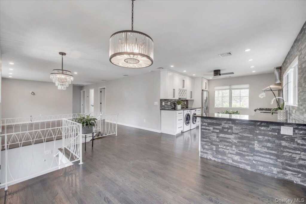 10 Sandhage Drive, Pearl River, NY 10965 - Photo 9 of 49