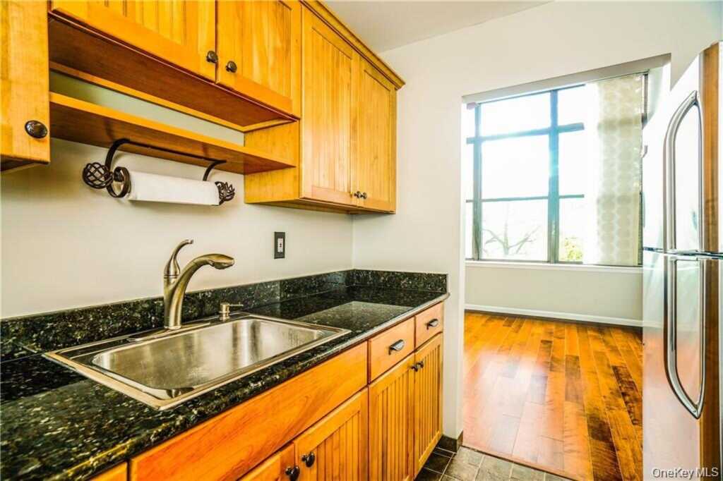 85 McKinley Avenue, Unit #A2-7, White Plains, NY 10606 - Photo 3 of 7