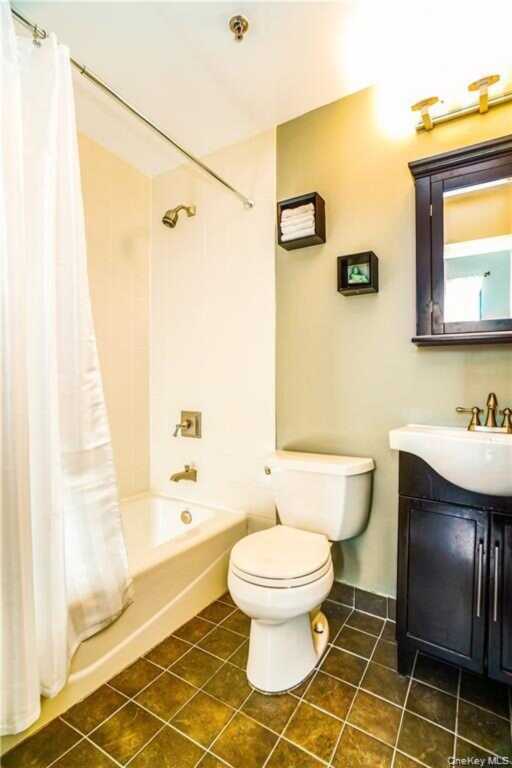85 McKinley Avenue, Unit #A2-7, White Plains, NY 10606 - Photo 5 of 7