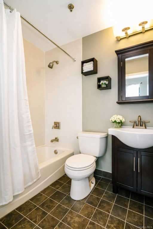85 McKinley Avenue, Unit #A2-7, White Plains, NY 10606 - Photo 6 of 7