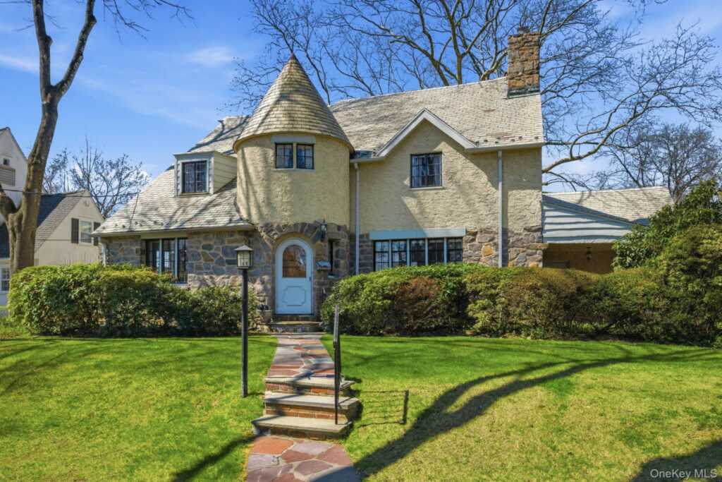 5 Seymour Place, White Plains, NY 10605