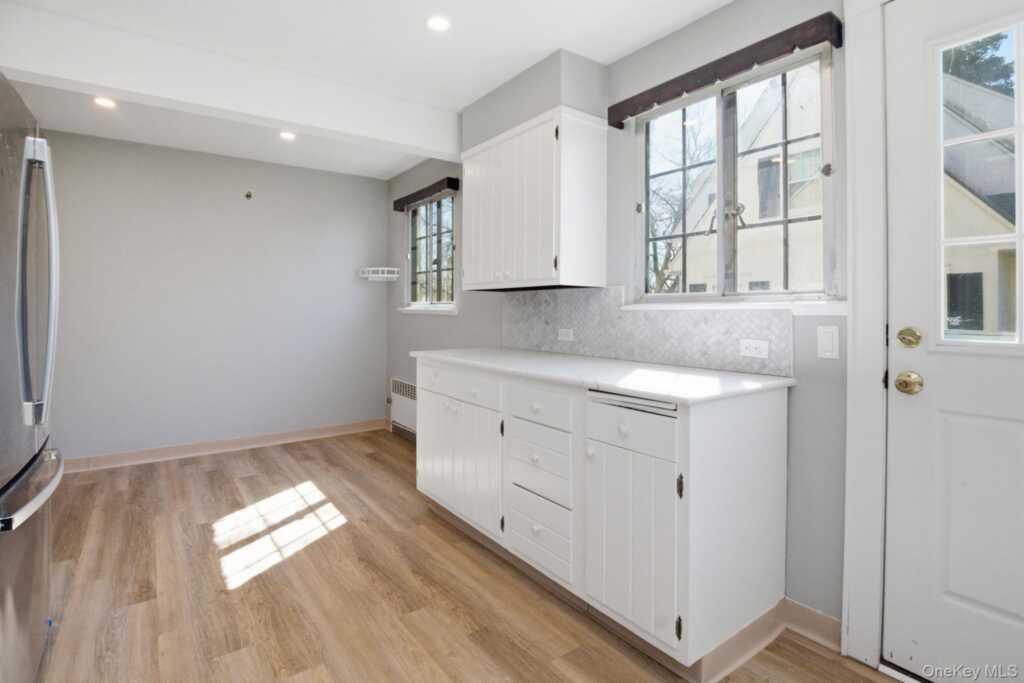 5 Seymour Place, White Plains, NY 10605 - Photo 10 of 33