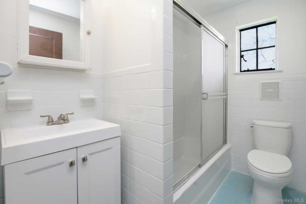 5 Seymour Place, White Plains, NY 10605 - Photo 24 of 33
