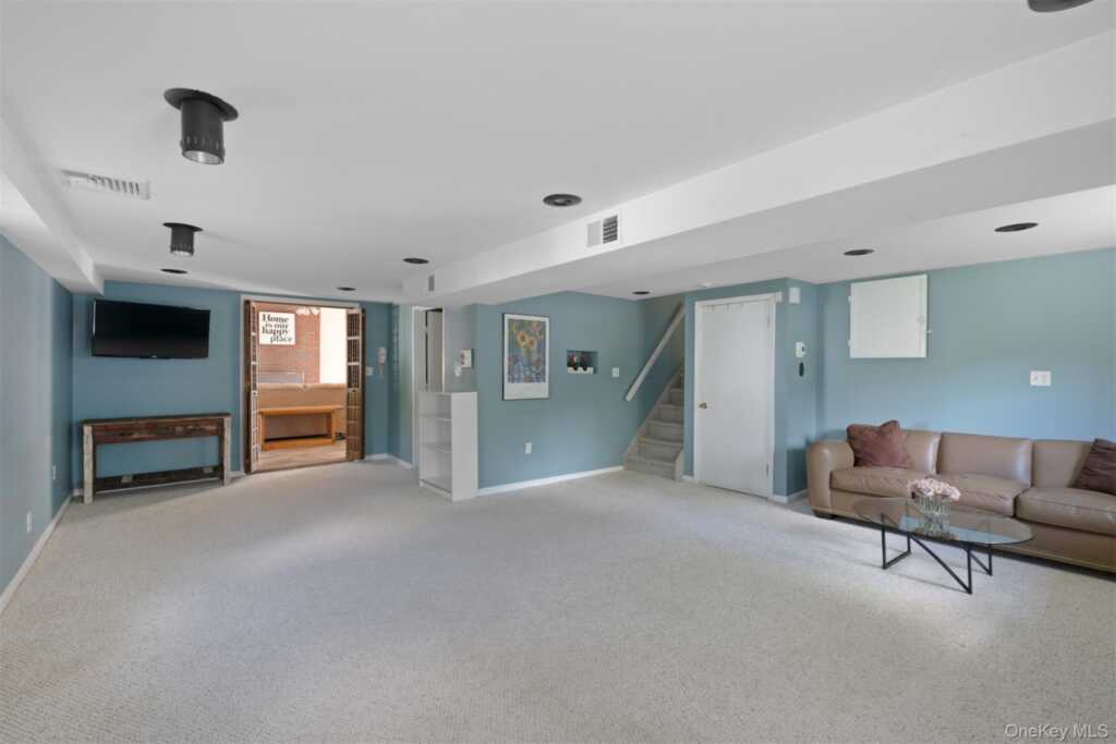 16 Van Orden Avenue, Suffern, NY 10901 - Photo 15 of 30