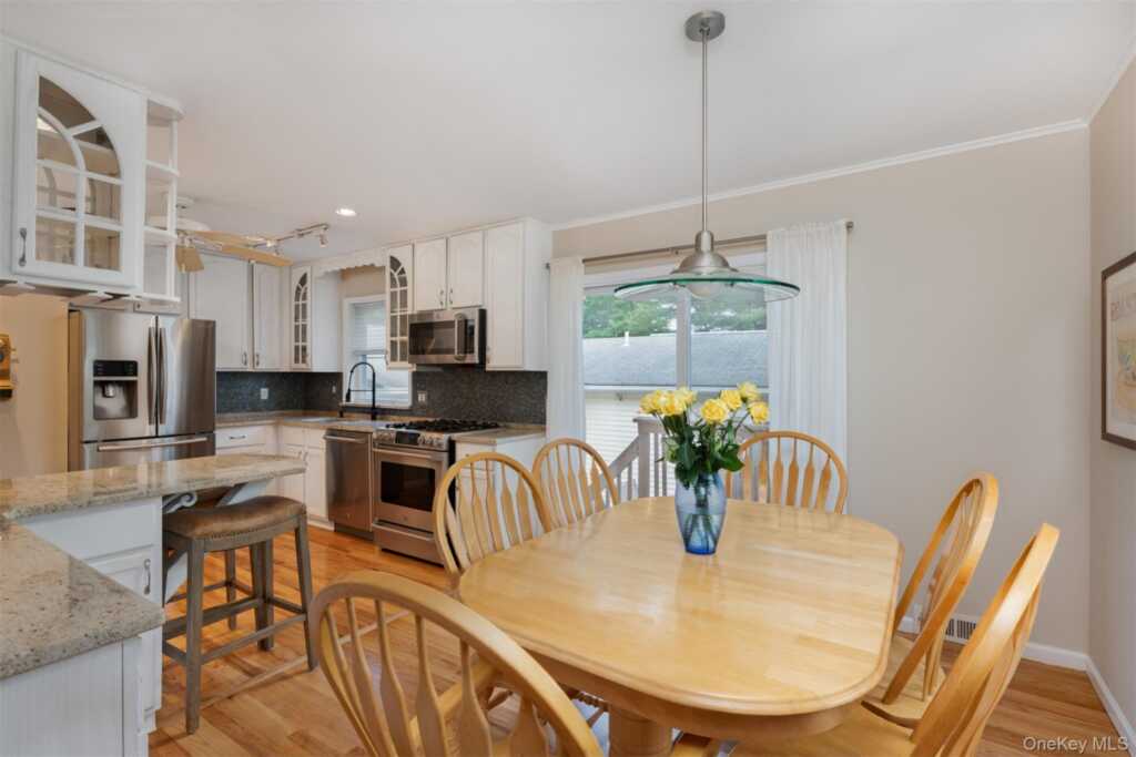 16 Van Orden Avenue, Suffern, NY 10901 - Photo 7 of 30