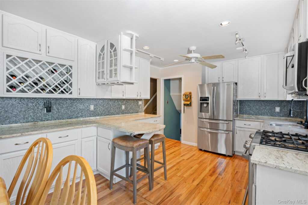 16 Van Orden Avenue, Suffern, NY 10901 - Photo 8 of 30