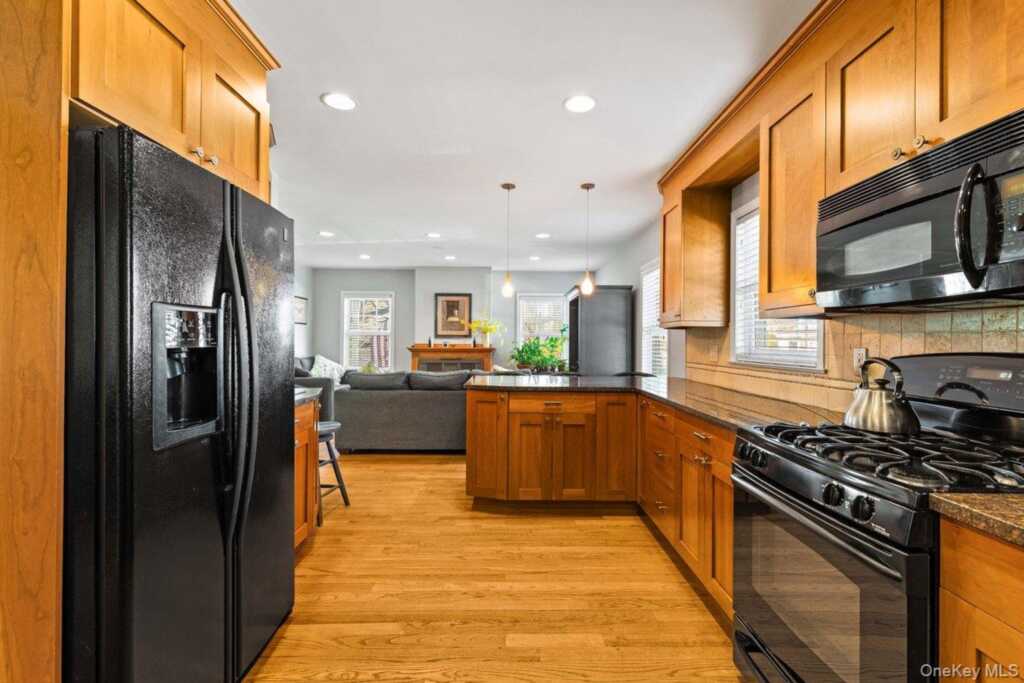 314 Hunter Street, Rye, NY 10543 - Photo 14 of 36