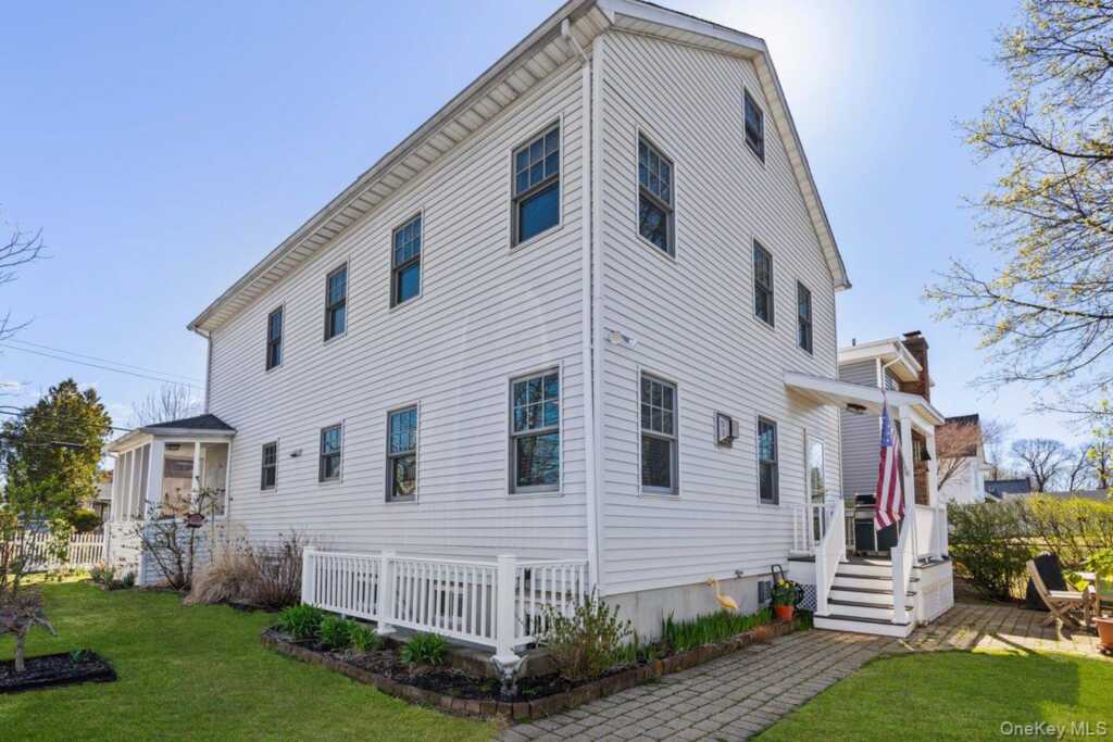 314 Hunter Street, Rye, NY 10543 - Photo 2 of 36