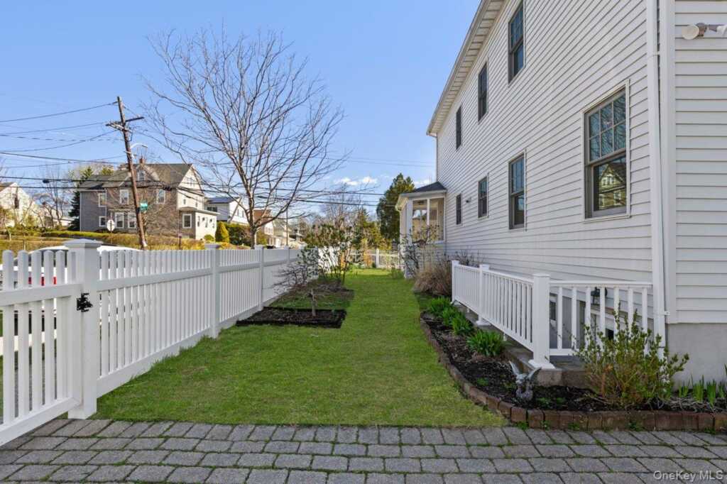 314 Hunter Street, Rye, NY 10543 - Photo 3 of 36