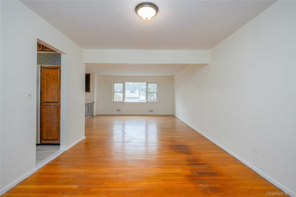 54 Meyer Oval, Pearl River, NY 10965 - Photo 15 of 32