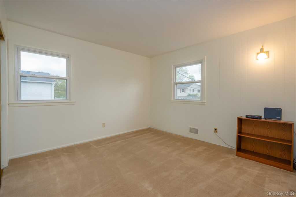 54 Meyer Oval, Pearl River, NY 10965 - Photo 23 of 32