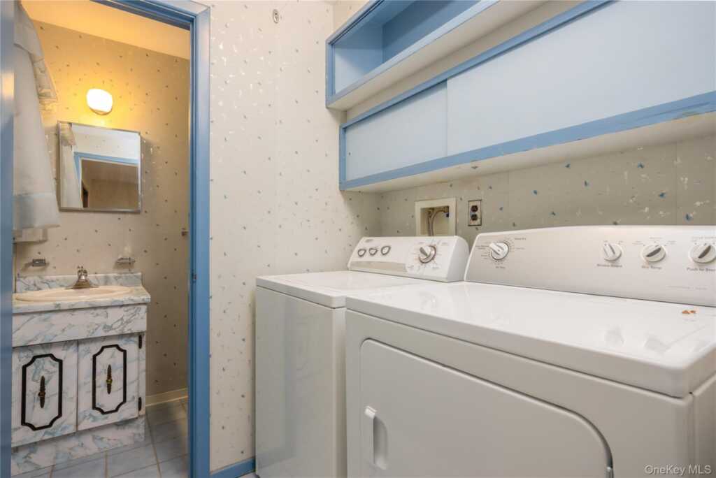 54 Meyer Oval, Pearl River, NY 10965 - Photo 30 of 32