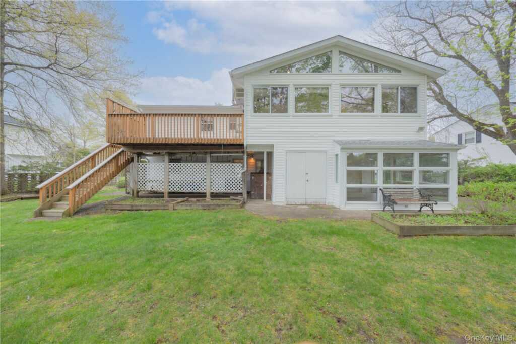 54 Meyer Oval, Pearl River, NY 10965 - Photo 6 of 32