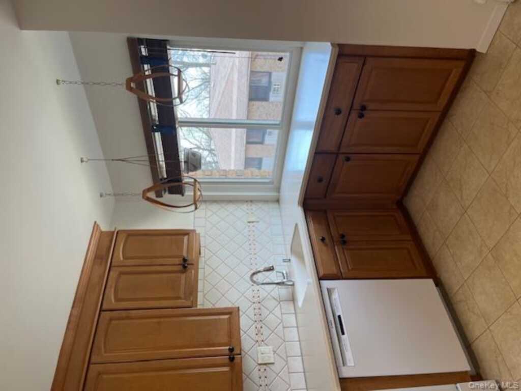 139 Sierra Vista Lane, Valley Cottage, NY 10989 - Photo 4 of 15