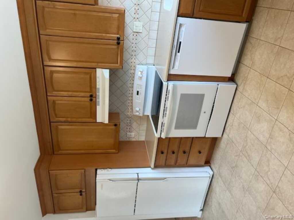 139 Sierra Vista Lane, Valley Cottage, NY 10989 - Photo 5 of 15