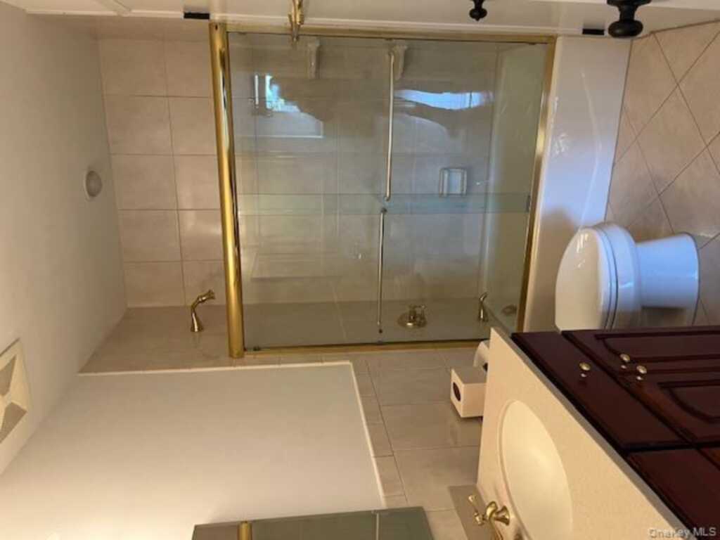 139 Sierra Vista Lane, Valley Cottage, NY 10989 - Photo 8 of 15