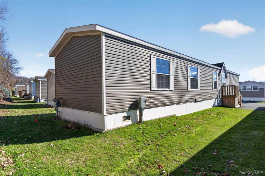 34 Windward, Stony Point, NY 10980 - Photo 2 of 16