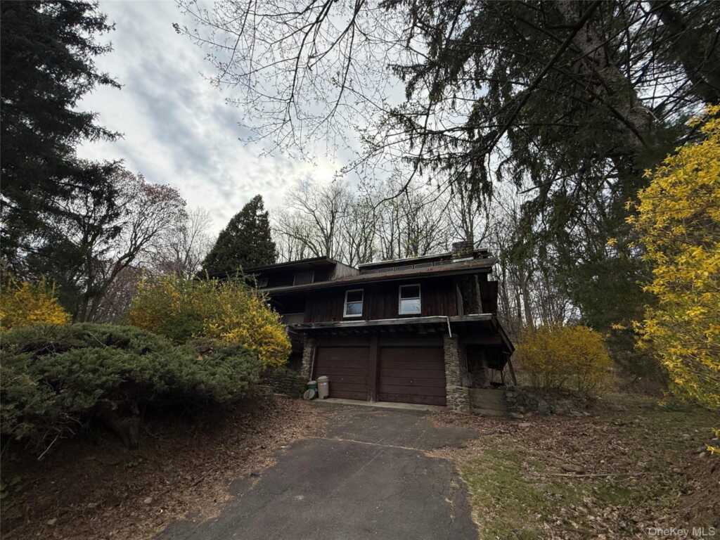 20 Badger Street, New City, NY 10956 - Photo 2 of 14