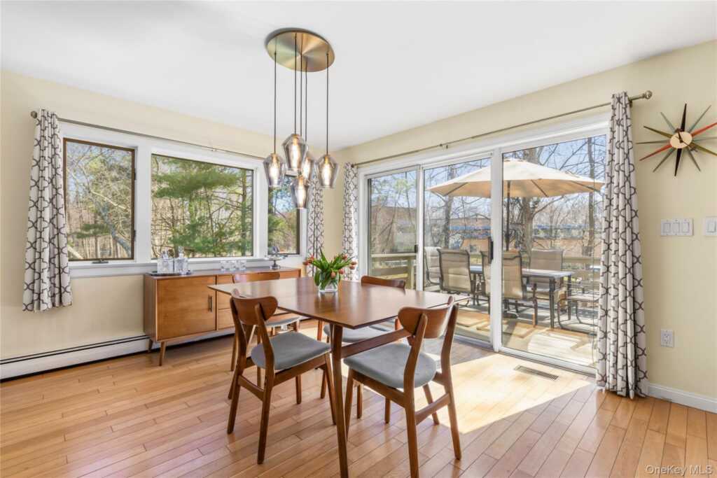 21 Tulip Tree Lane, Rye, NY 10543 - Photo 11 of 36