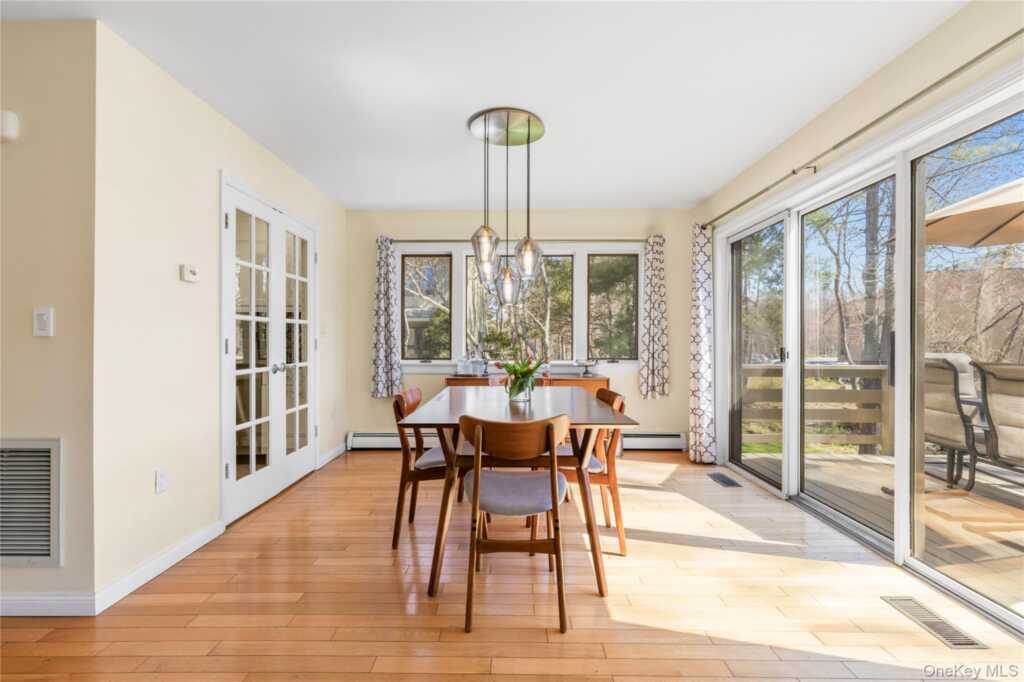 21 Tulip Tree Lane, Rye, NY 10543 - Photo 12 of 36