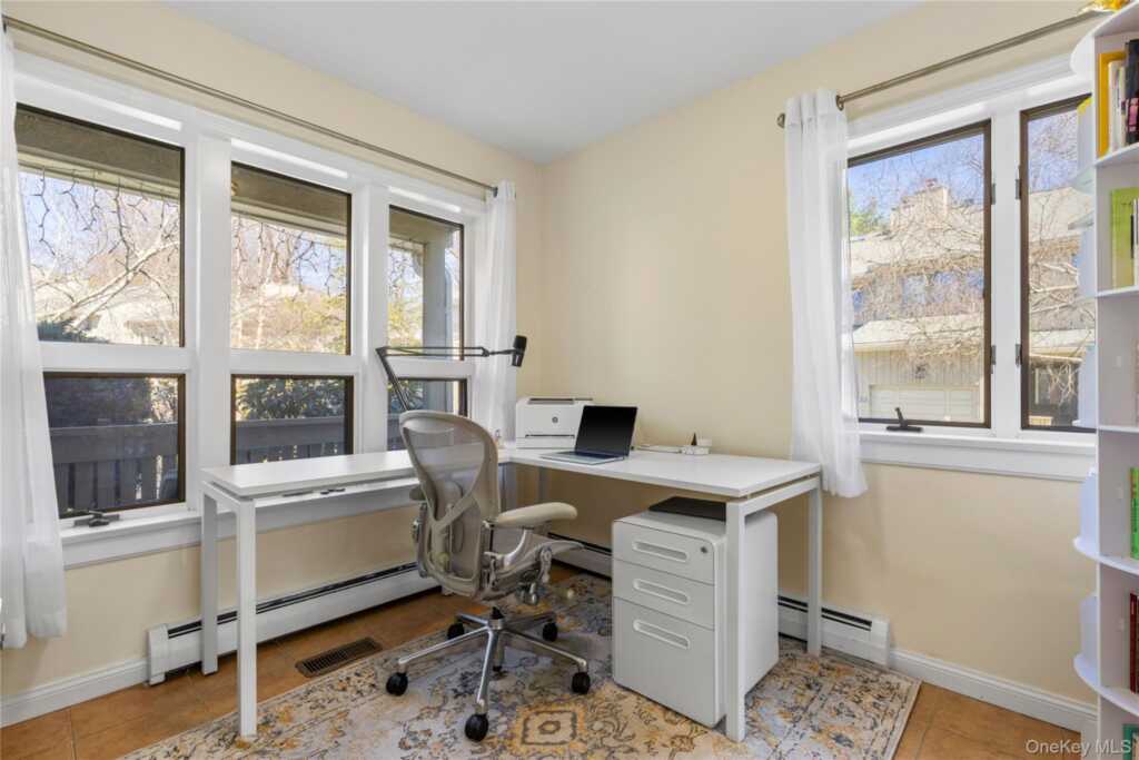 21 Tulip Tree Lane, Rye, NY 10543 - Photo 19 of 36