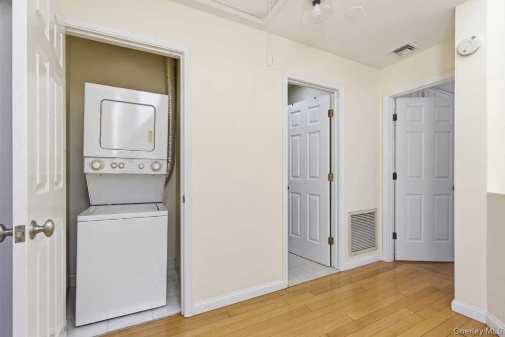 21 Tulip Tree Lane, Rye, NY 10543 - Photo 22 of 36