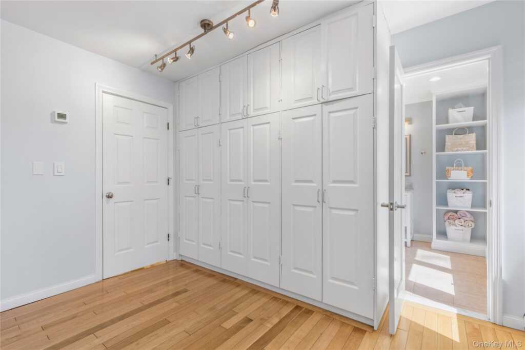 21 Tulip Tree Lane, Rye, NY 10543 - Photo 25 of 36