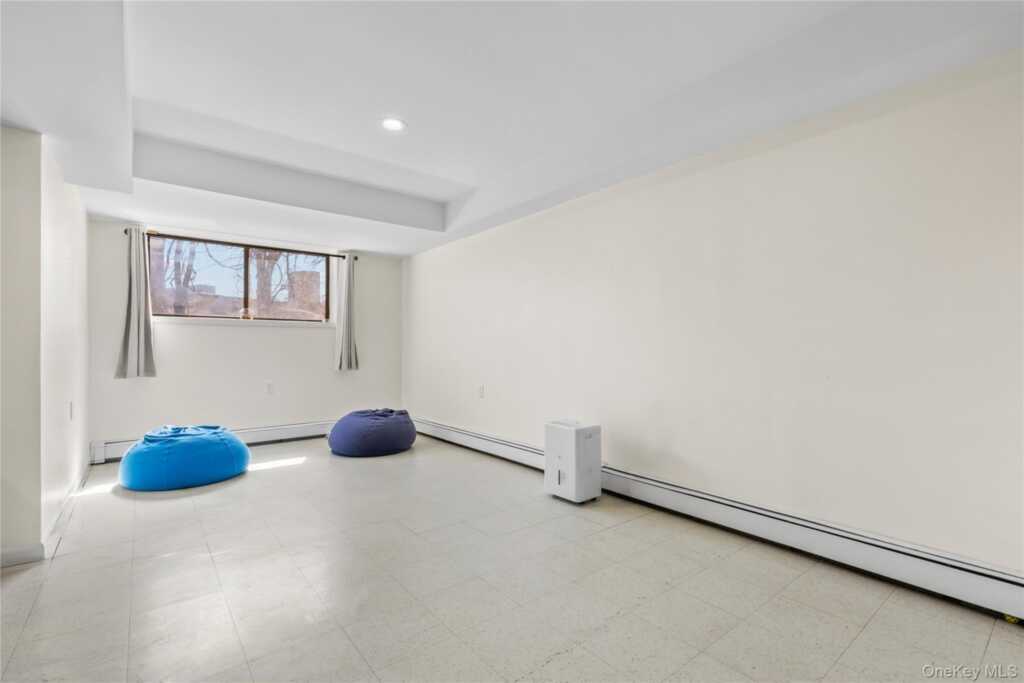 21 Tulip Tree Lane, Rye, NY 10543 - Photo 29 of 36