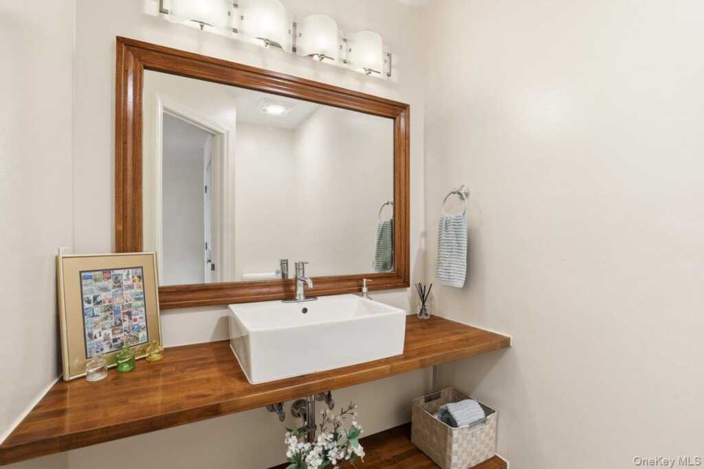 21 Tulip Tree Lane, Rye, NY 10543 - Photo 6 of 36