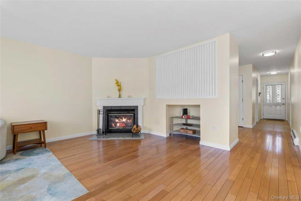 21 Tulip Tree Lane, Rye, NY 10543 - Photo 7 of 36