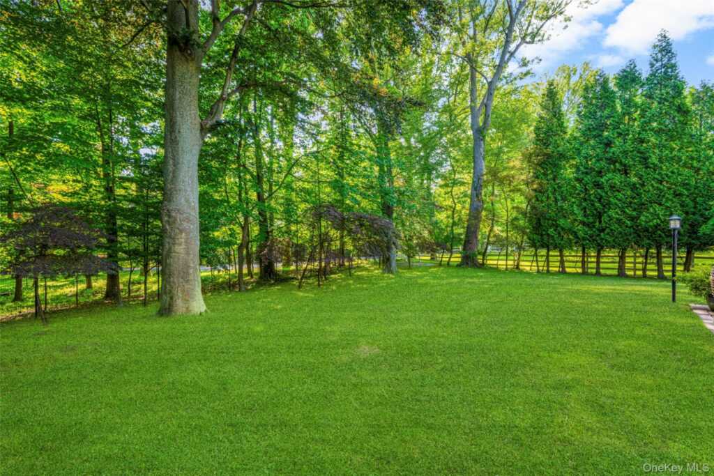 6 Trails End, Rye, NY 10580 - Photo 32 of 37