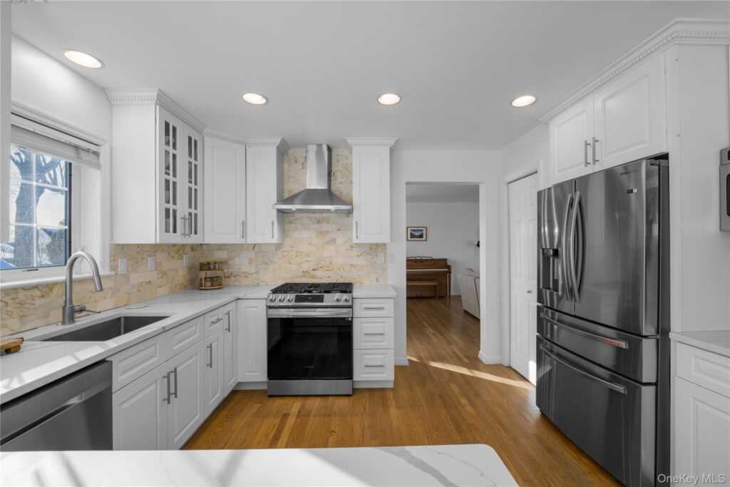 209 Neuton Avenue, Rye, NY 10573 - Photo 12 of 32