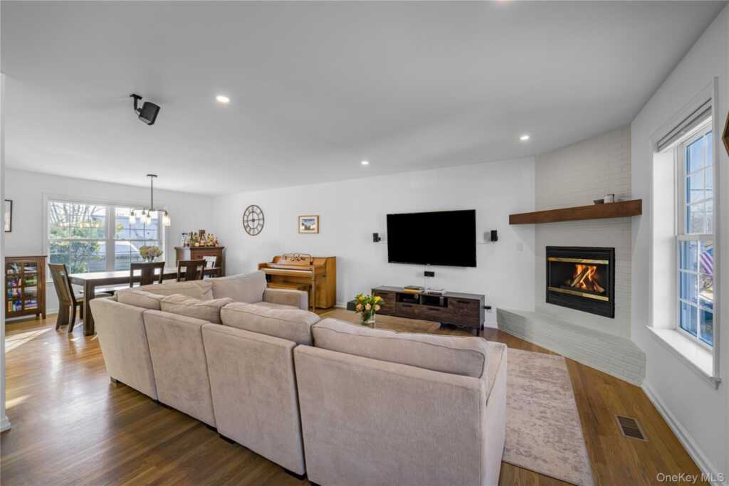 209 Neuton Avenue, Rye, NY 10573 - Photo 2 of 32