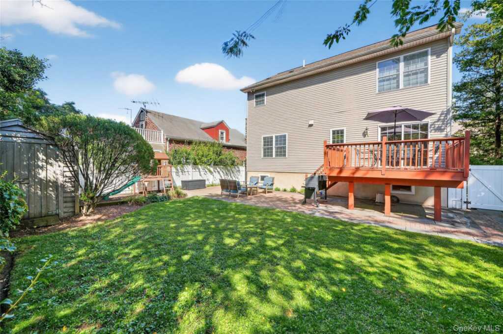 209 Neuton Avenue, Rye, NY 10573 - Photo 27 of 32