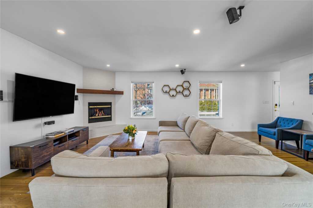 209 Neuton Avenue, Rye, NY 10573 - Photo 3 of 32