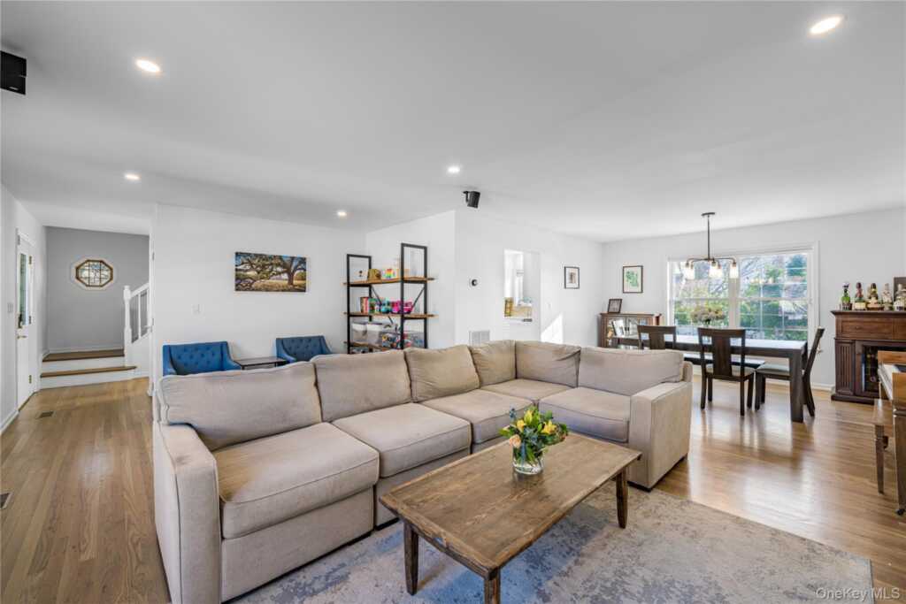 209 Neuton Avenue, Rye, NY 10573 - Photo 4 of 32