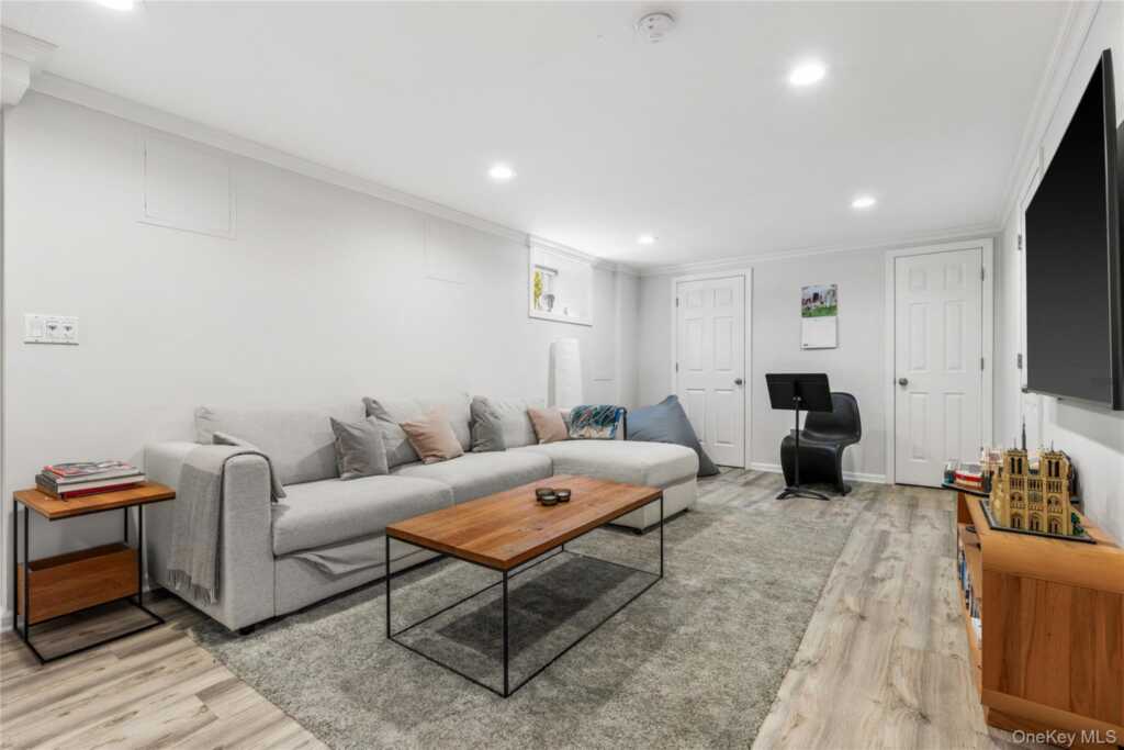 350 Midland Avenue, Rye, NY 10580 - Photo 20 of 25