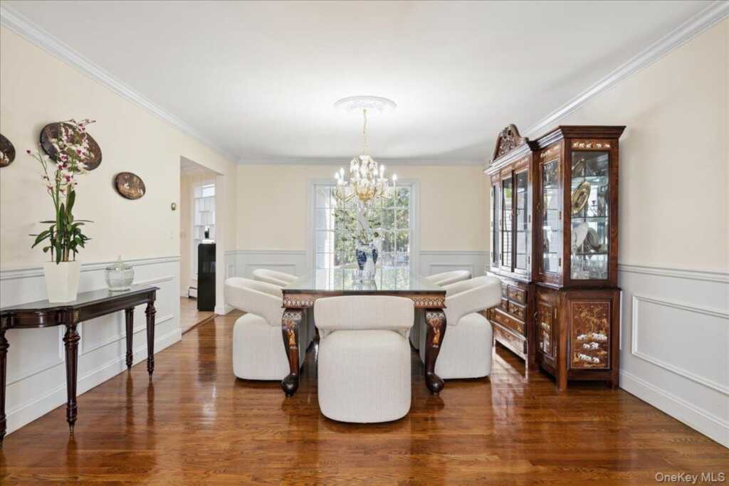 33 King Arthur Court, New City, NY 10956 - Photo 13 of 47