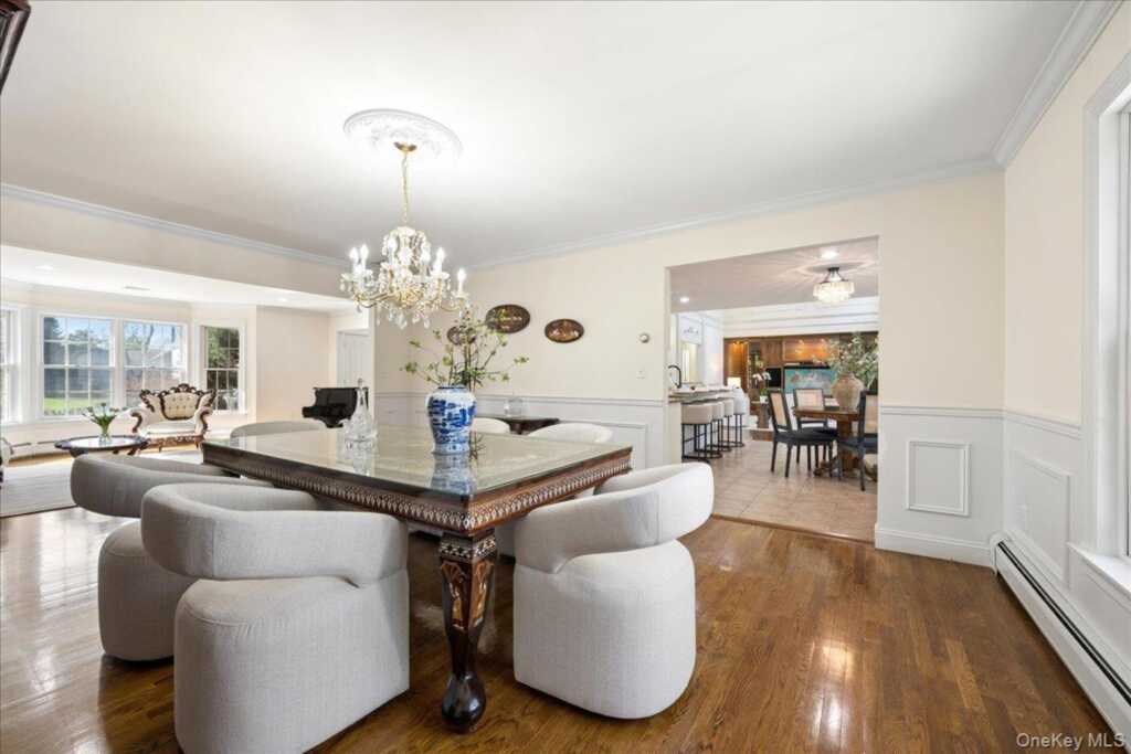 33 King Arthur Court, New City, NY 10956 - Photo 14 of 47