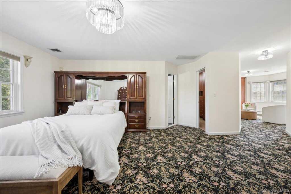 33 King Arthur Court, New City, NY 10956 - Photo 32 of 47