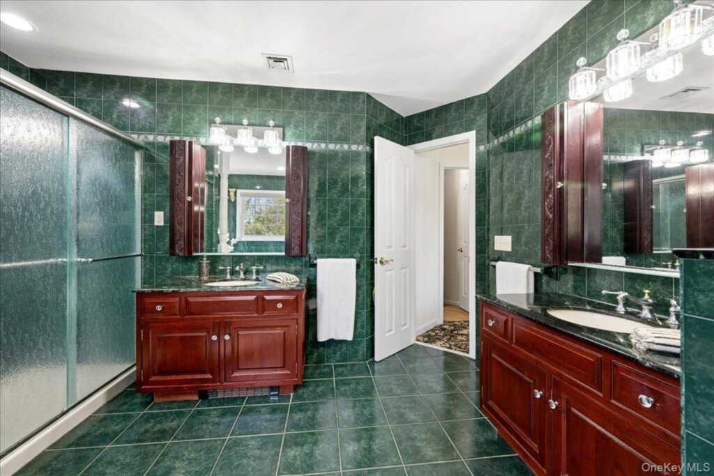 33 King Arthur Court, New City, NY 10956 - Photo 35 of 47