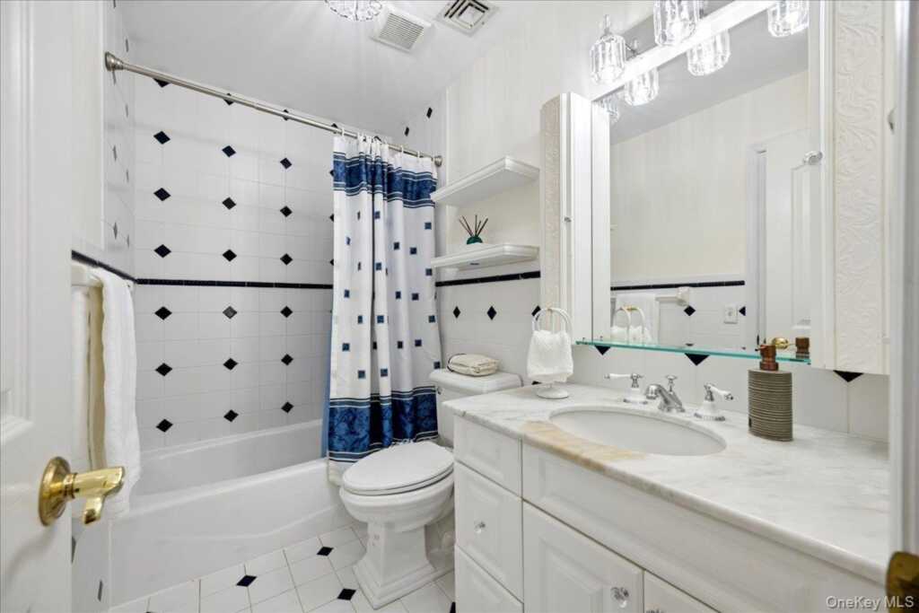 33 King Arthur Court, New City, NY 10956 - Photo 40 of 47