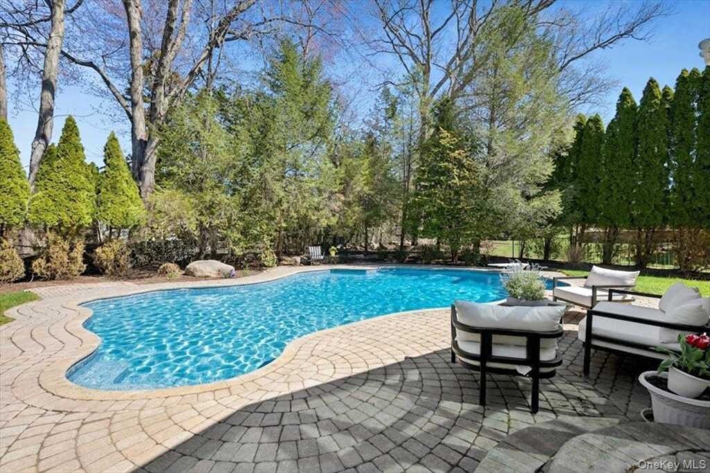 33 King Arthur Court, New City, NY 10956 - Photo 45 of 47