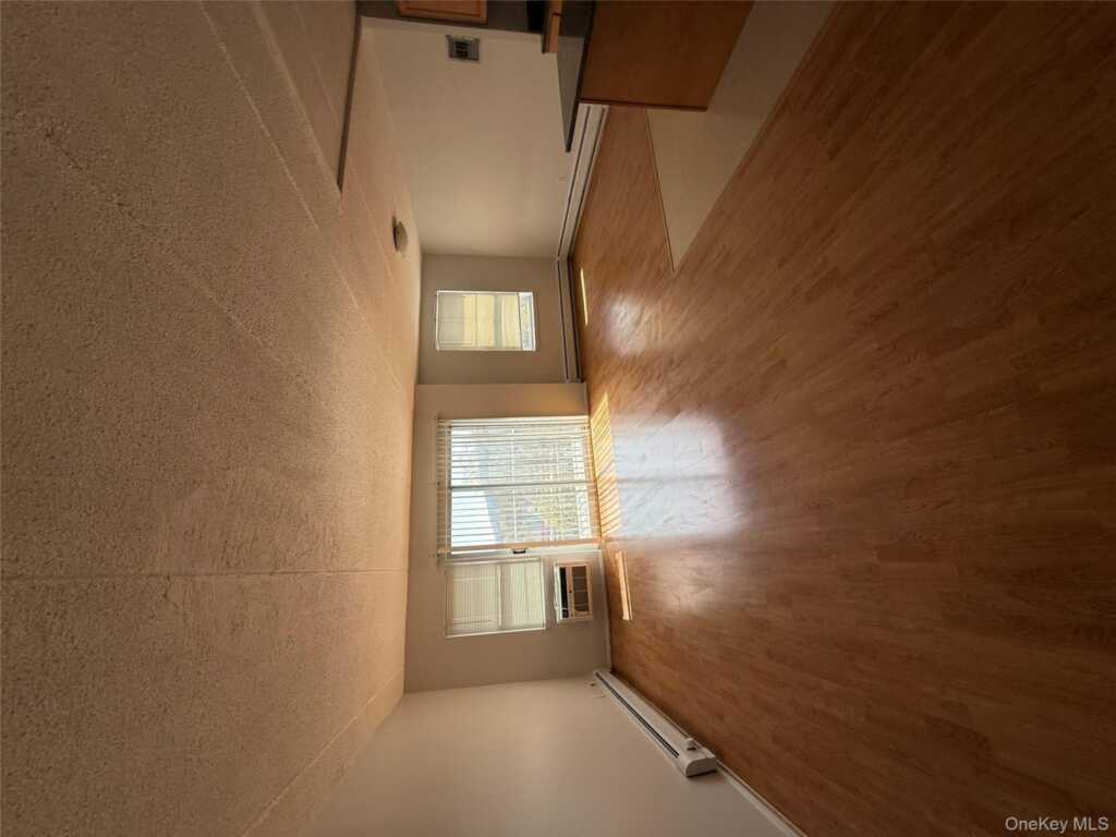 35 Park Avenue, Unit #6T, Suffern, NY 10901 - Photo 2 of 9