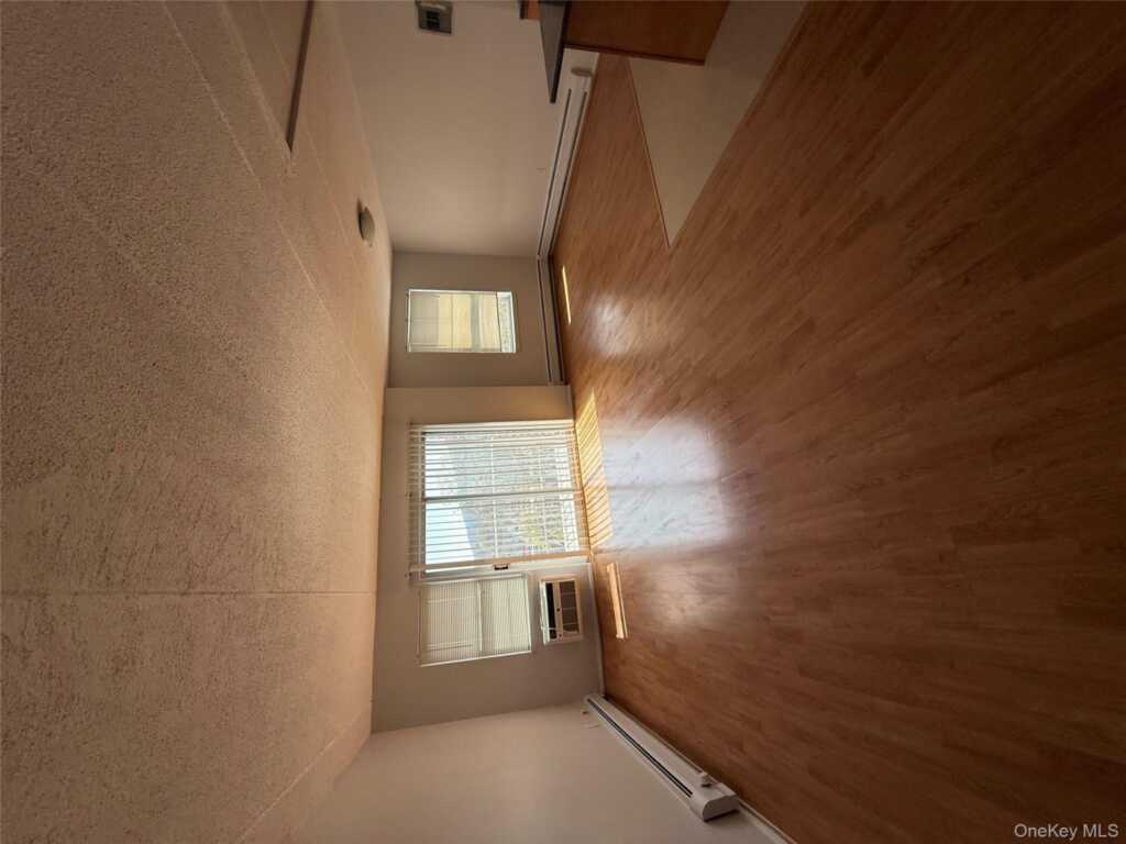 35 Park Avenue, Unit #6T, Suffern, NY 10901 - Photo 3 of 9