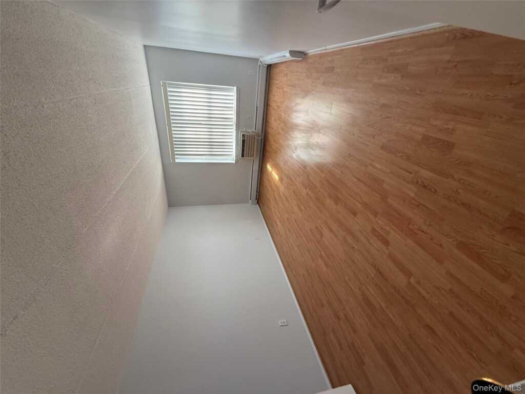 35 Park Avenue, Unit #6T, Suffern, NY 10901 - Photo 7 of 9