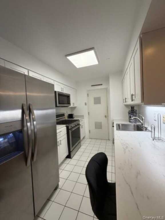21 Lake Street, Unit #6G, White Plains, NY 10603 - Photo 3 of 15
