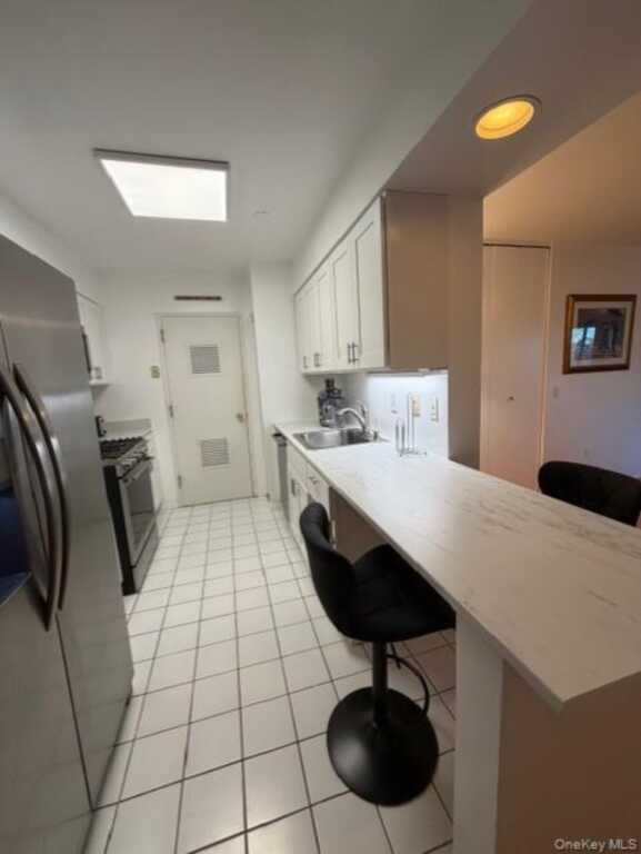 21 Lake Street, Unit #6G, White Plains, NY 10603 - Photo 4 of 15