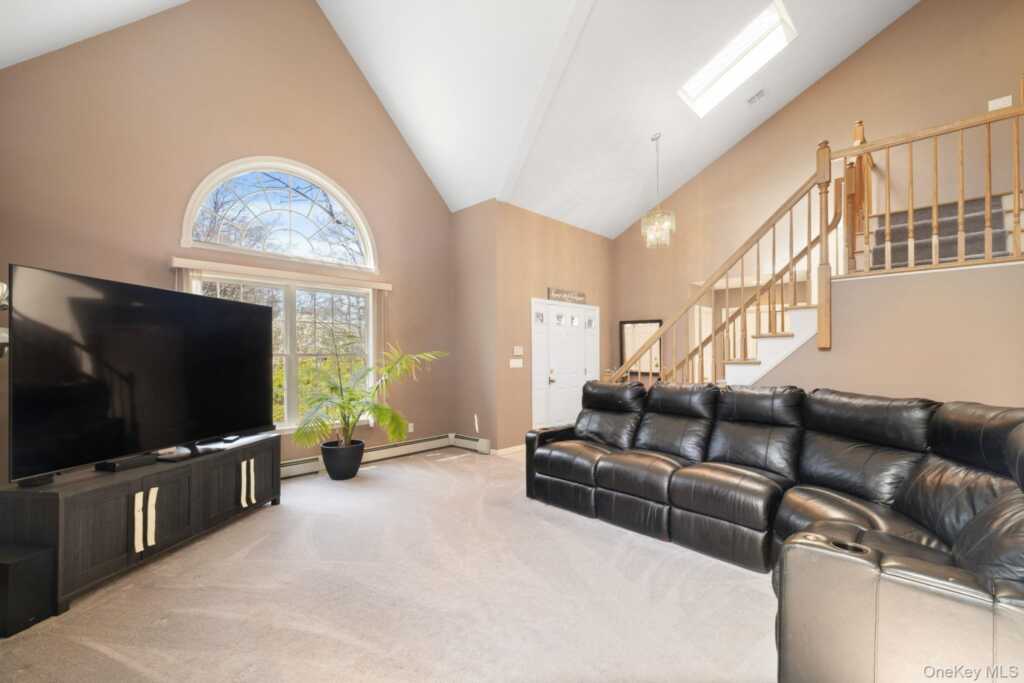 88 Highview Avenue, Nanuet, NY 10954 - Photo 10 of 37